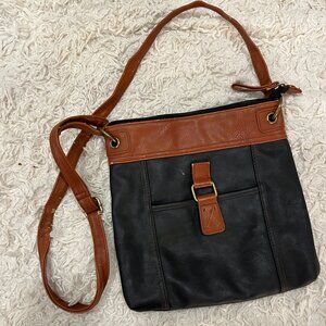GH Bass & Co leather purse
